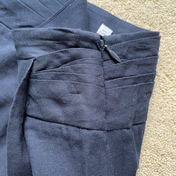 Vince skirt, navy blue, size 4. Never worn, bought too small. - Picture 4 of 8
